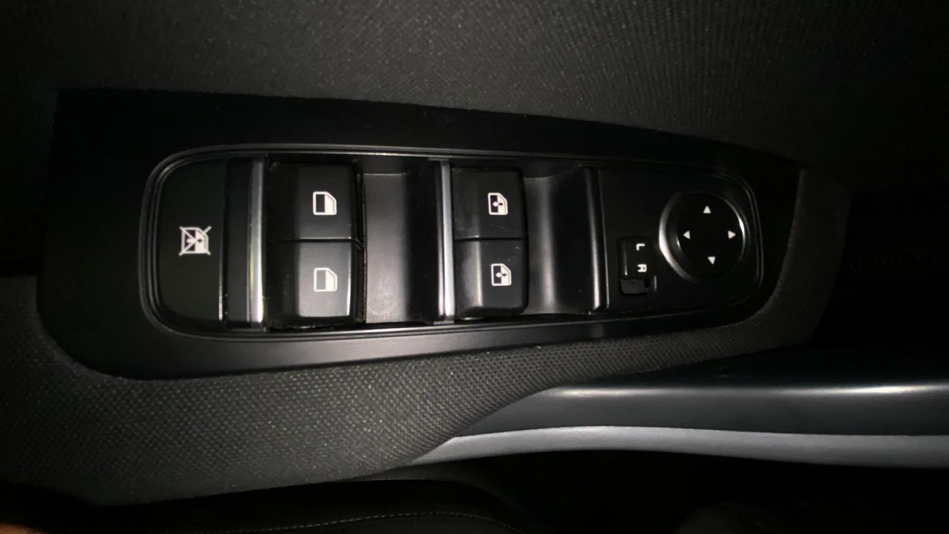 Kia XCeed 1.6 MHEV iMT Drive - foto 30