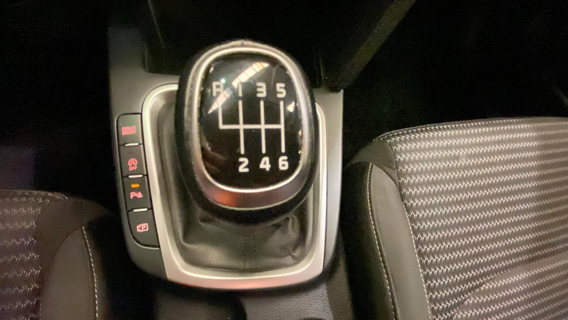 Kia XCeed 1.6 MHEV iMT Drive - foto 29
