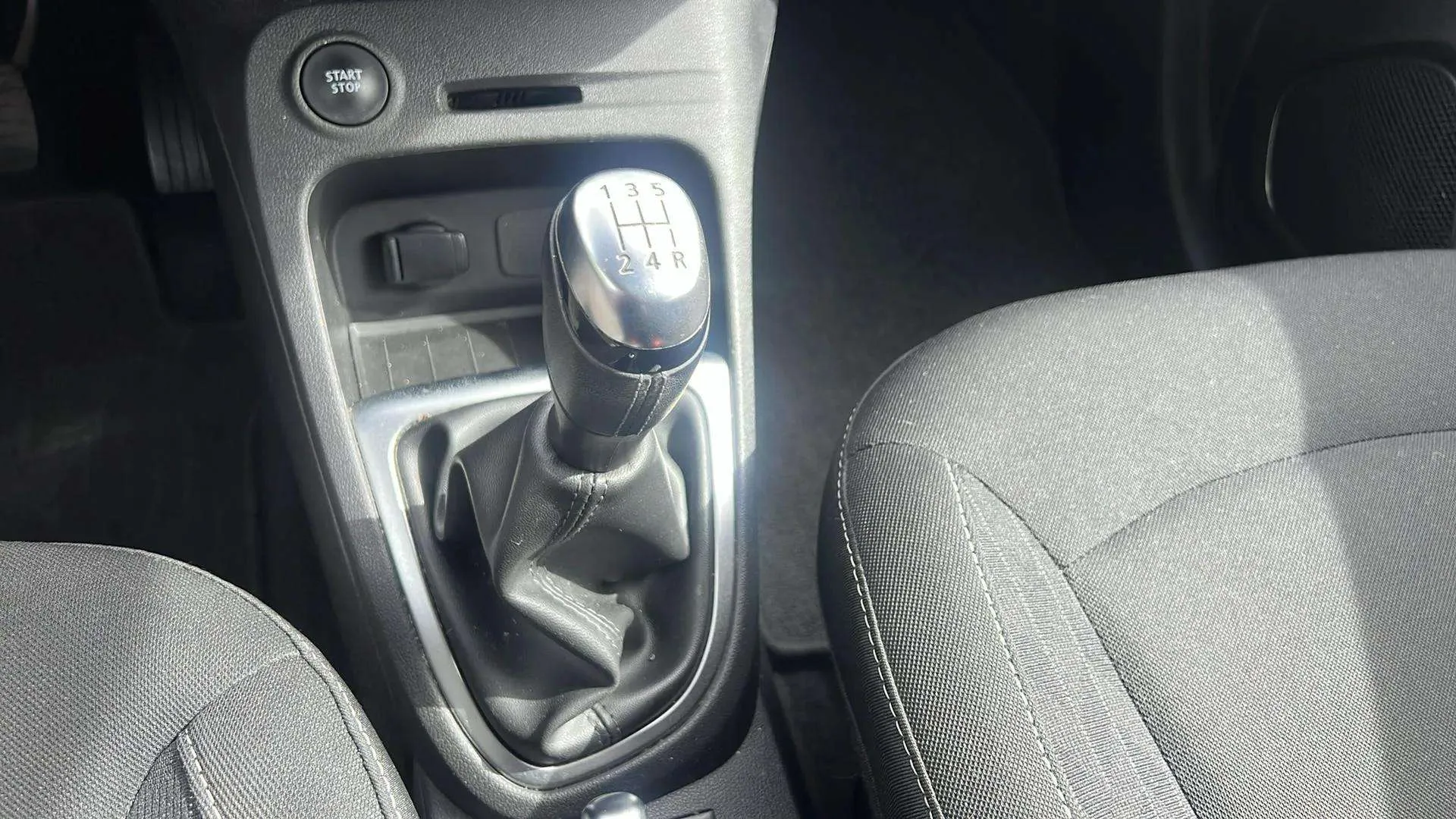 Renault Captur Limited dCi - foto 19