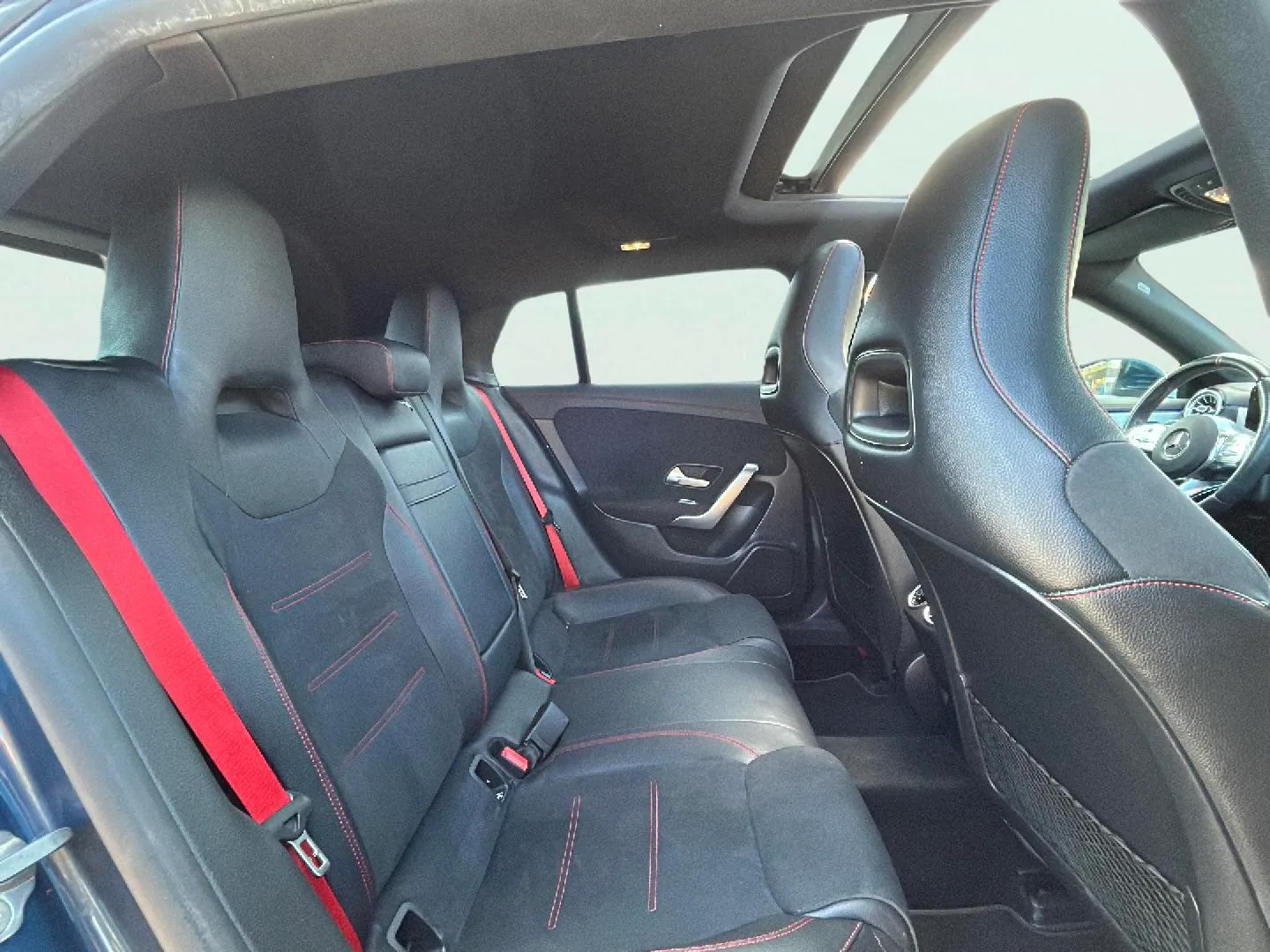 Mercedes-Benz CLA Mercedes-AMG 35 4MATIC+ Shooting Bra - foto 16