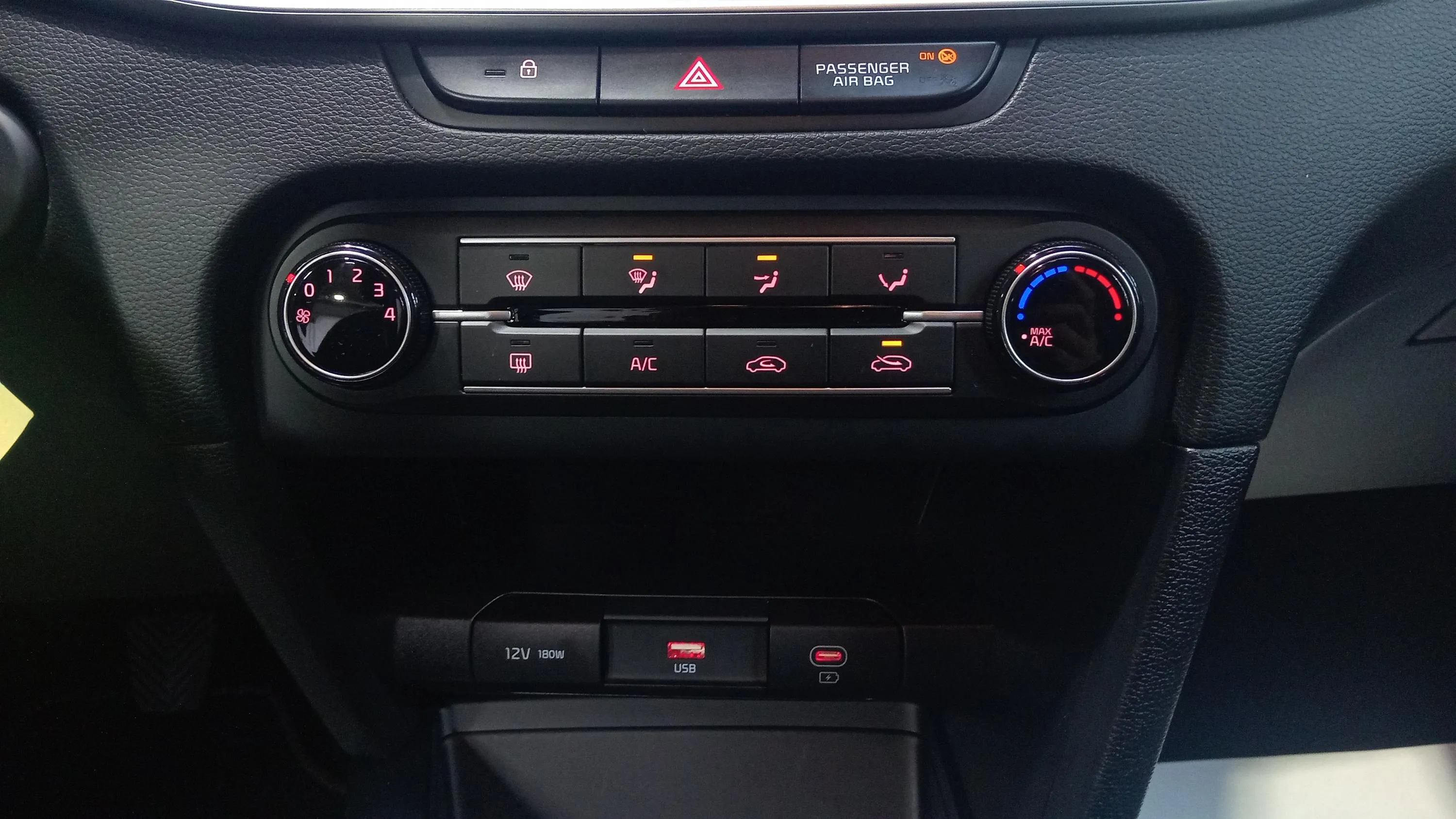 Kia Ceed 1.6 MHEV iMT Concept - foto 17