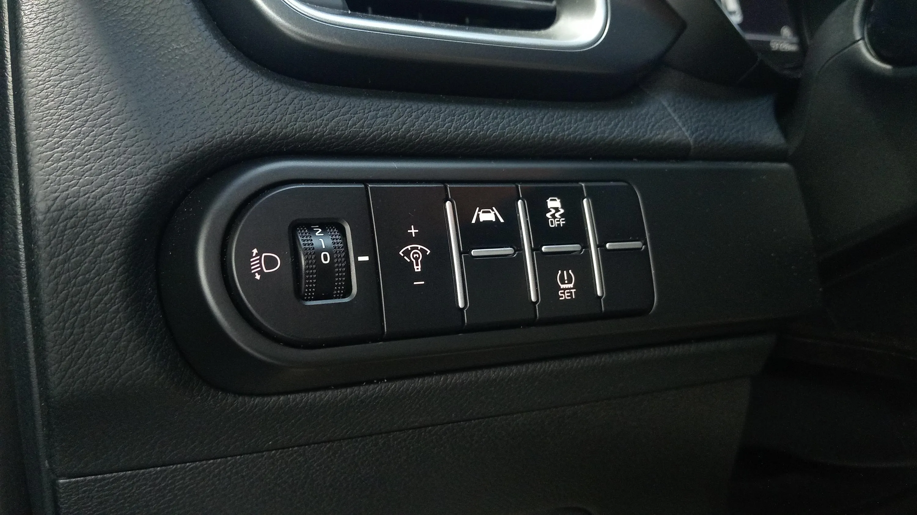 Kia Ceed 1.6 MHEV iMT Concept - foto 24