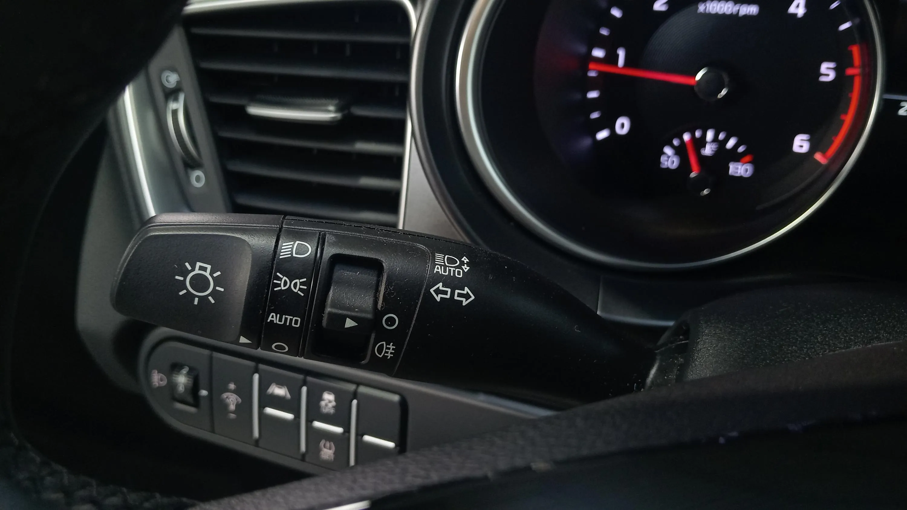 Kia Ceed 1.6 MHEV iMT Concept - foto 25