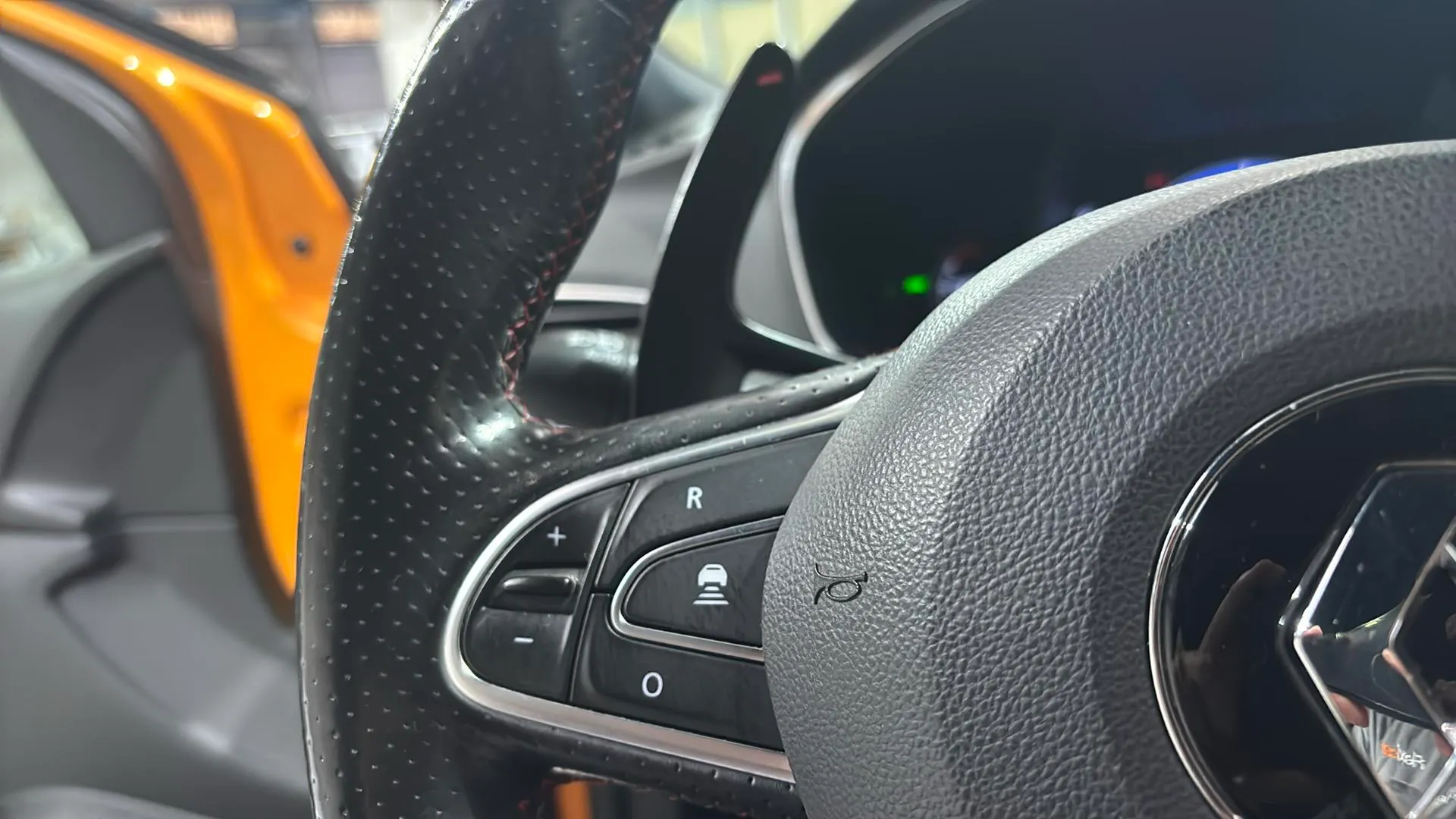 Renault Mégane RS Trophy TCe GPF EDC- 18 - foto 12
