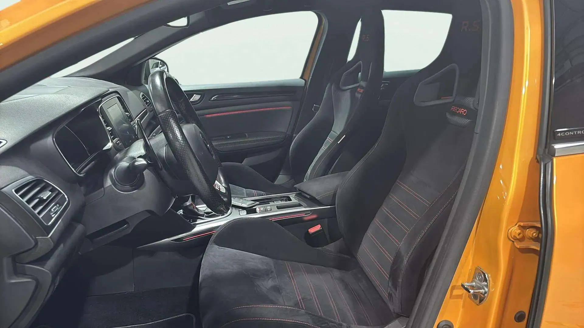 Renault Mégane RS Trophy TCe GPF EDC- 18 - foto 20