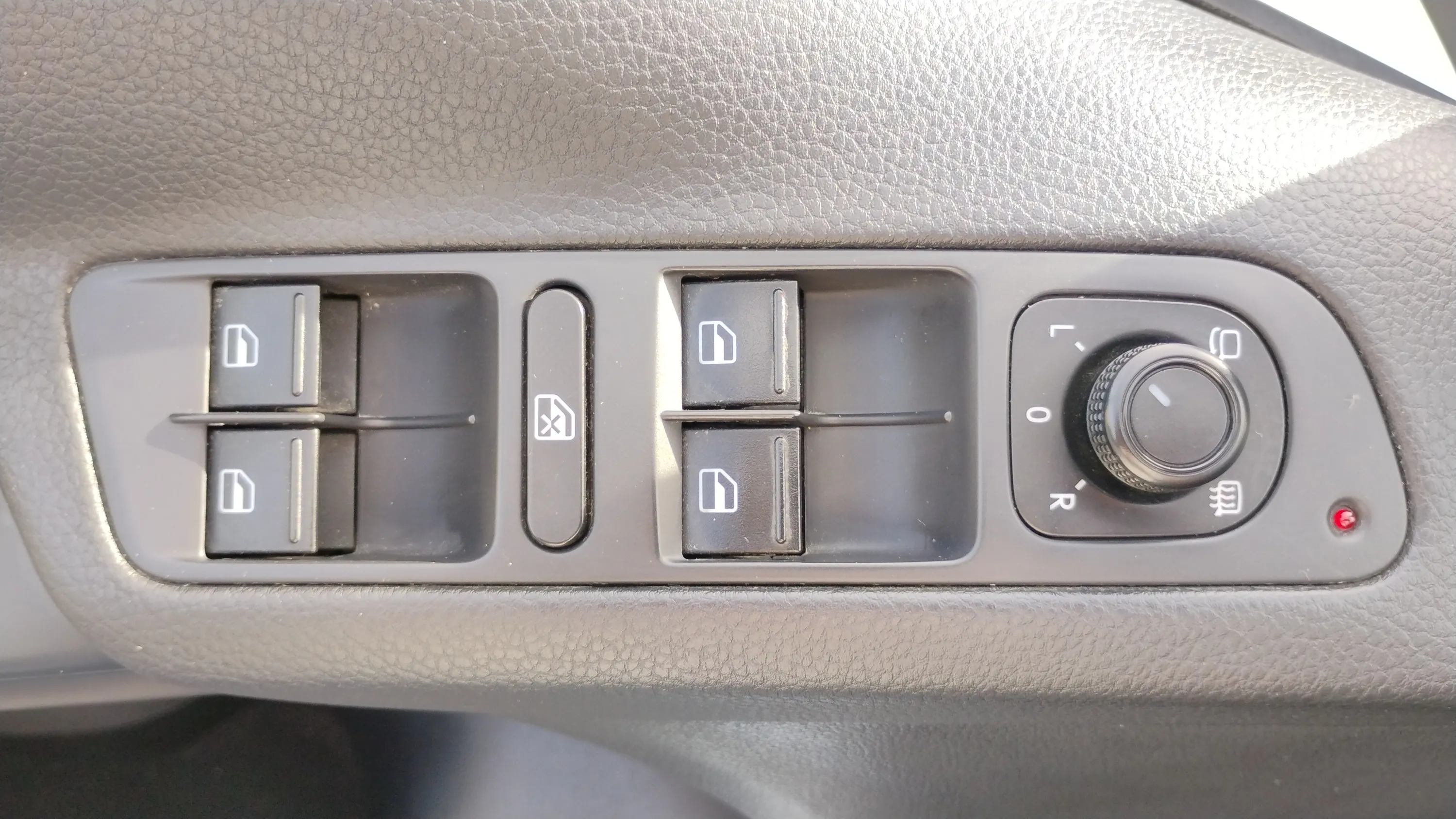 Volkswagen Tiguan T1 2.0 TDI BMT 4x2 - foto 17