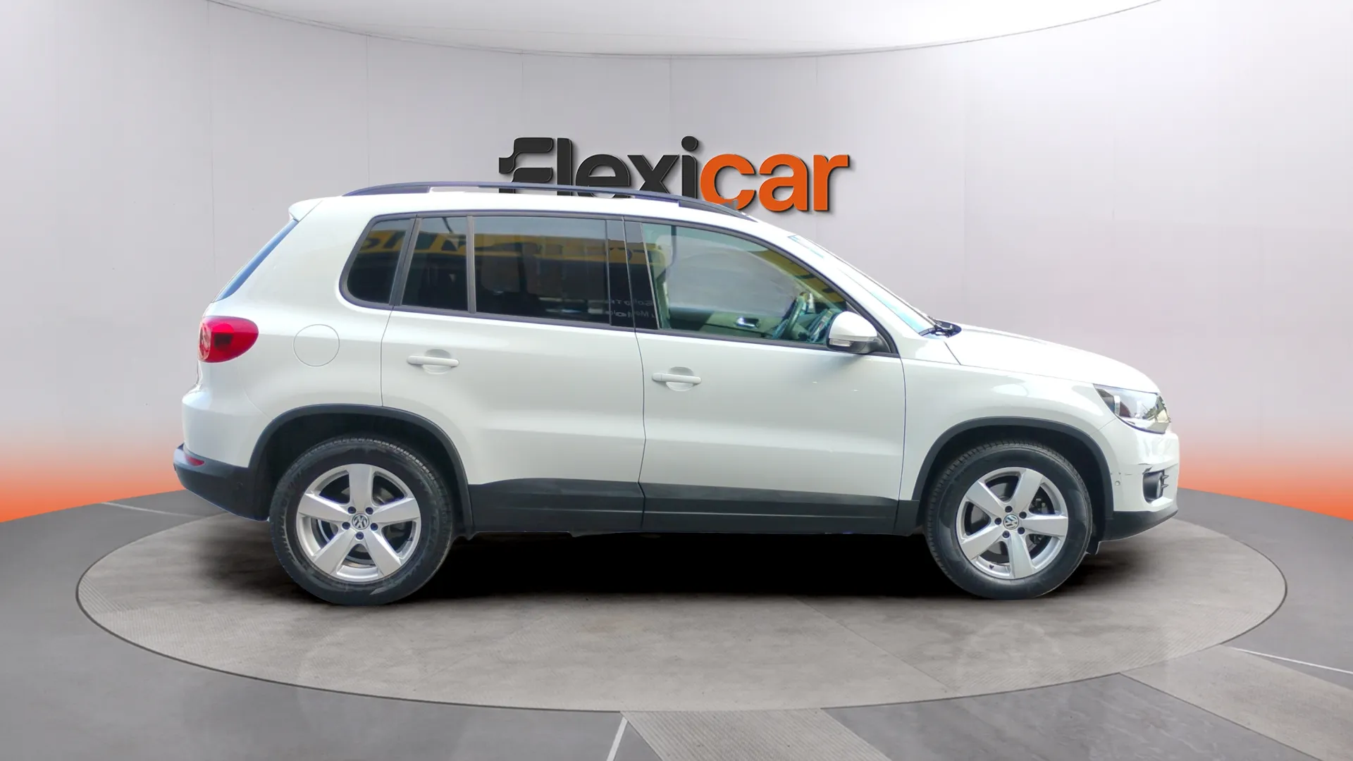 Volkswagen Tiguan T1 2.0 TDI BMT 4x2 - foto 2