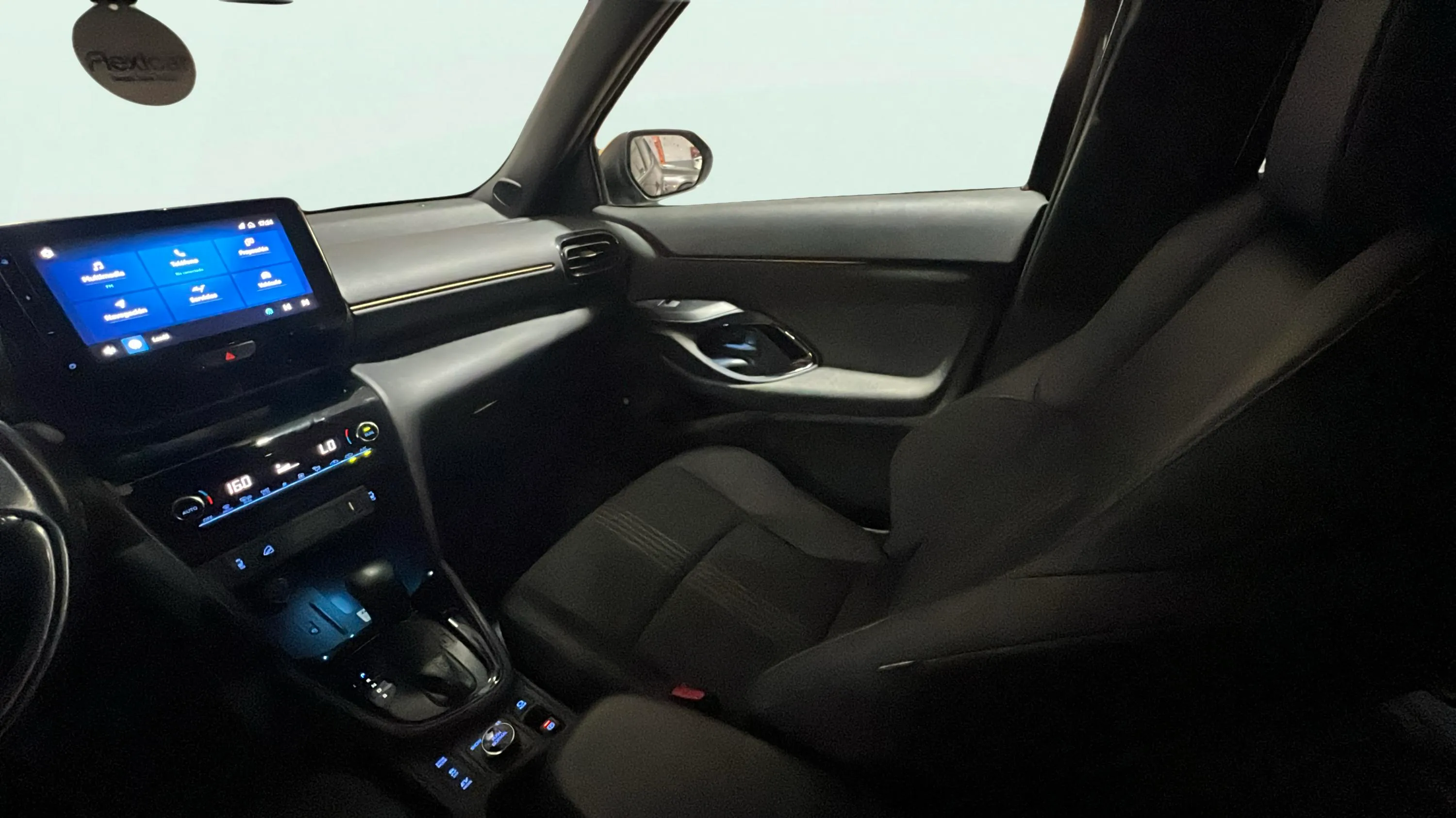 Toyota Yaris Cross 1.5 120H Adventure - foto 11