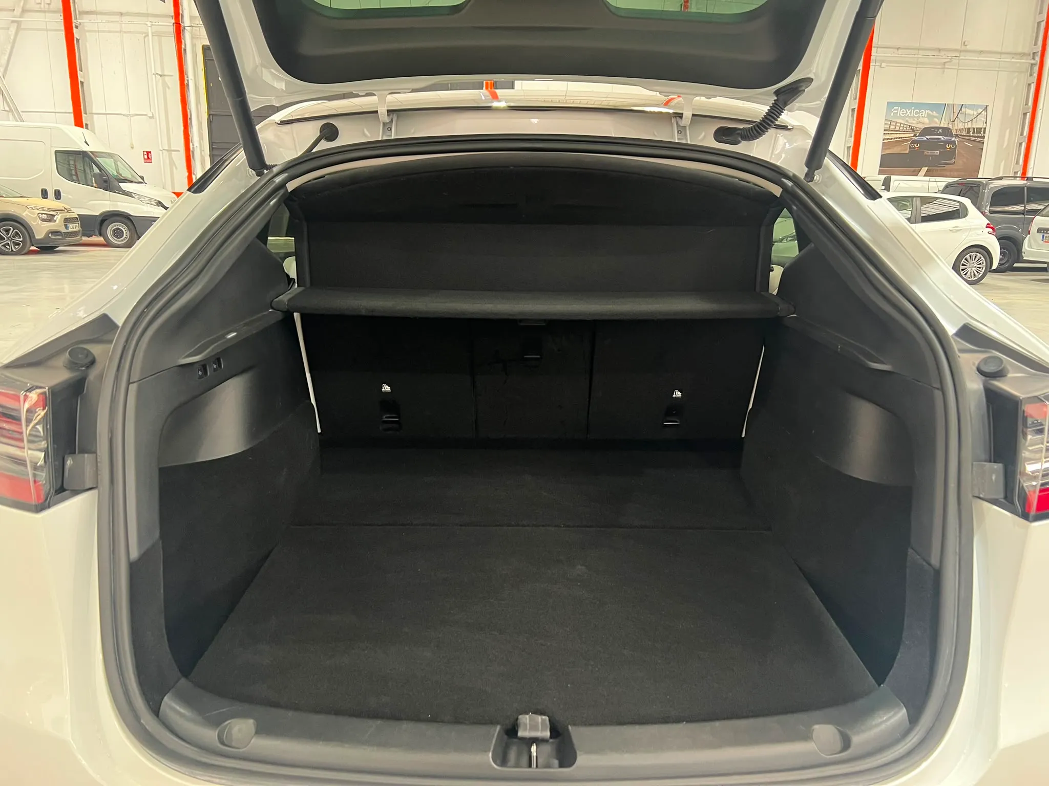 Tesla Model Y Tracción Trasera RWD - foto 7