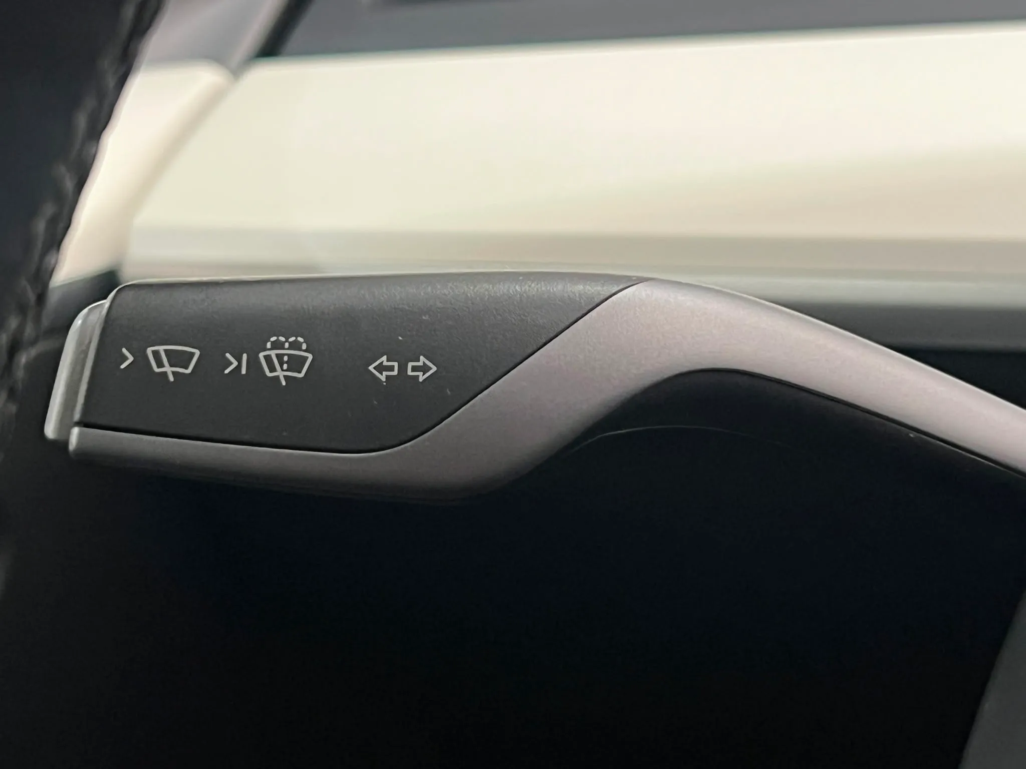 Tesla Model Y Tracción Trasera RWD - foto 17