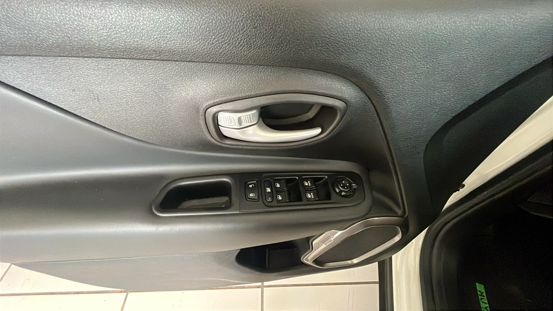 Jeep Renegade 4xe 1.3 PHEV Limited - foto 21