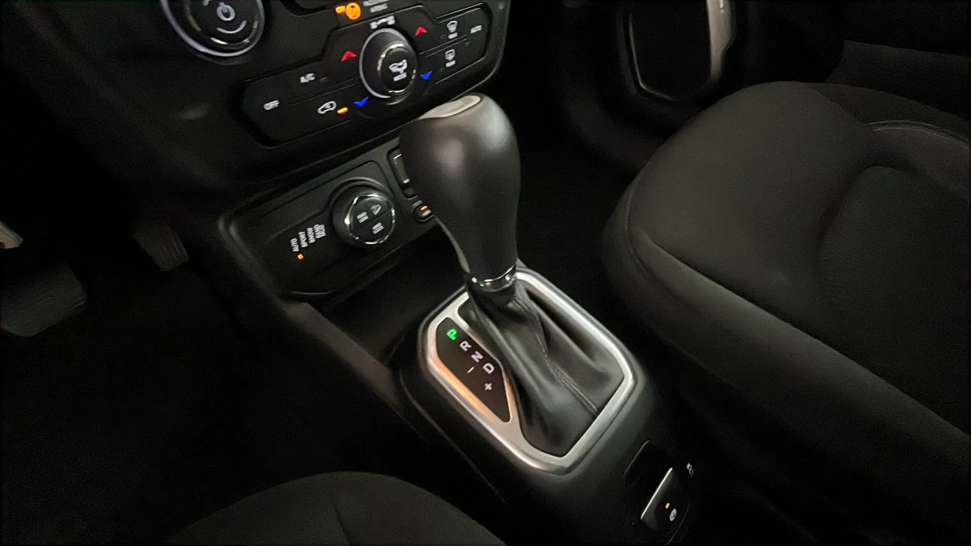 Jeep Renegade 4xe 1.3 PHEV Limited - foto 29