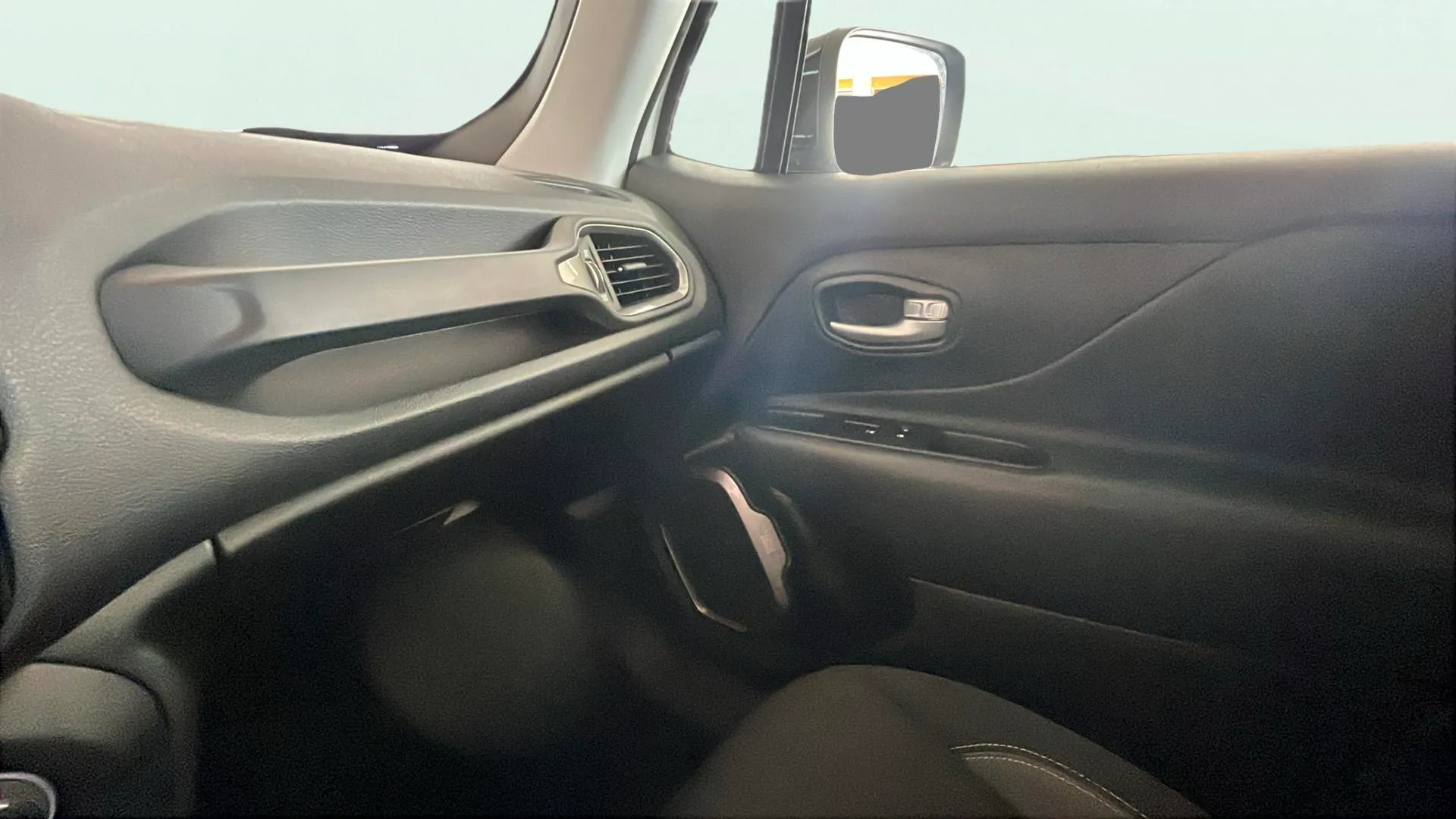 Jeep Renegade 4xe 1.3 PHEV Limited - foto 30