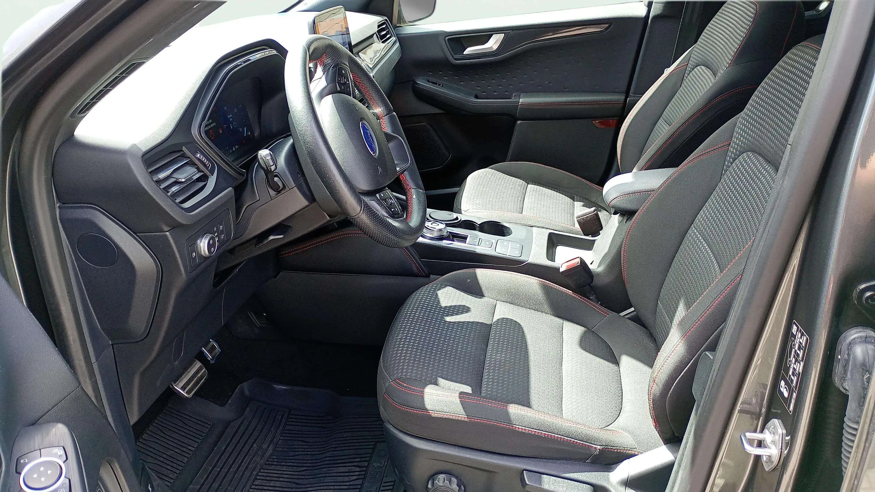 Ford Kuga ST-Line 2.5 Duratec PHEV - foto 10