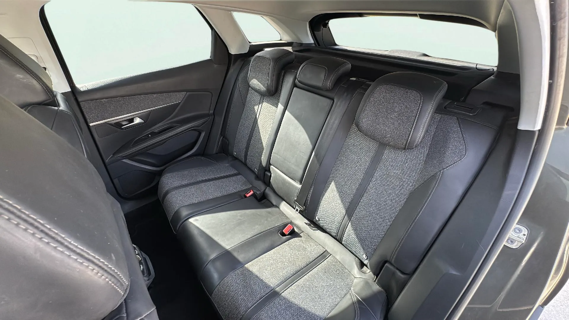 Peugeot 3008 1.2 PureTech Active EAT6 - foto 18