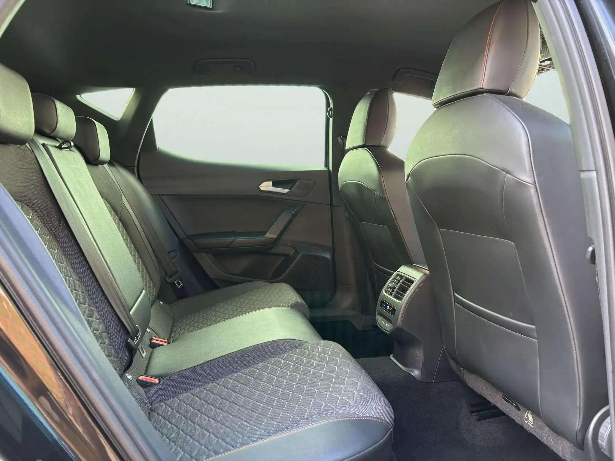 SEAT León 1.0 TSI FR 25 Aniversario - foto 20