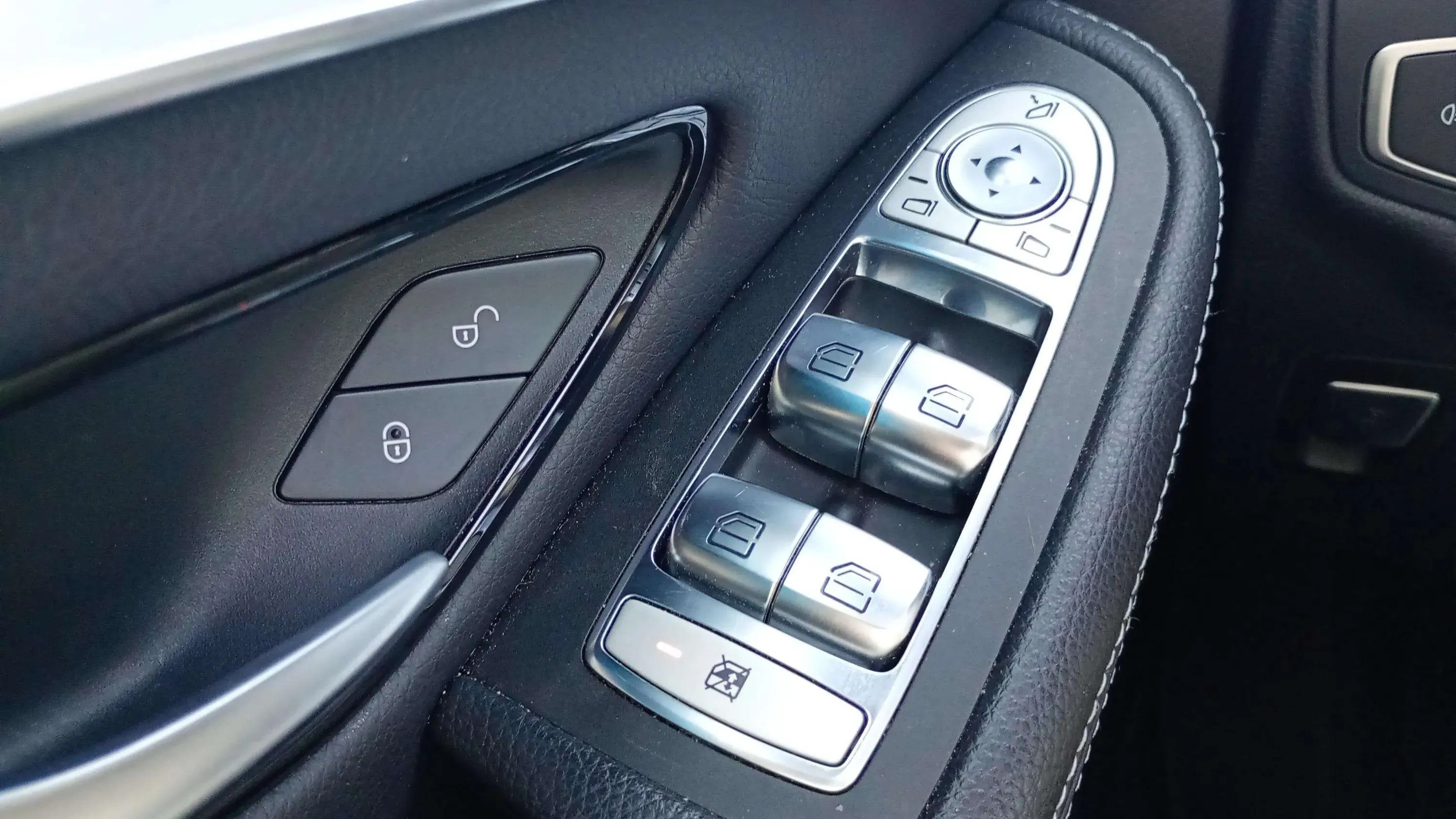 Mercedes-Benz GLC 250 d 4MATIC - foto 24