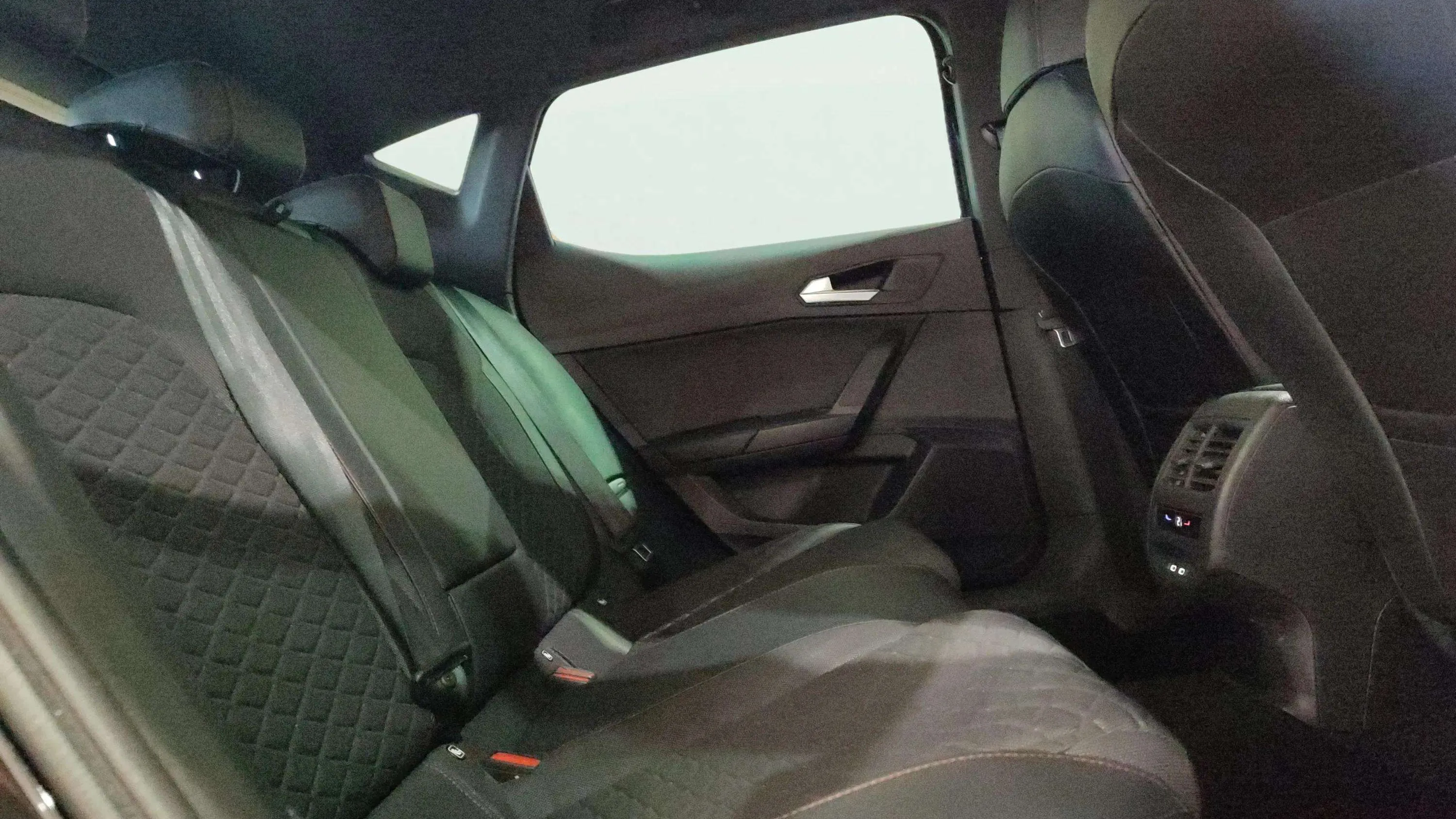 SEAT León SP 1.0 TSI FR 25 Aniversario - foto 22