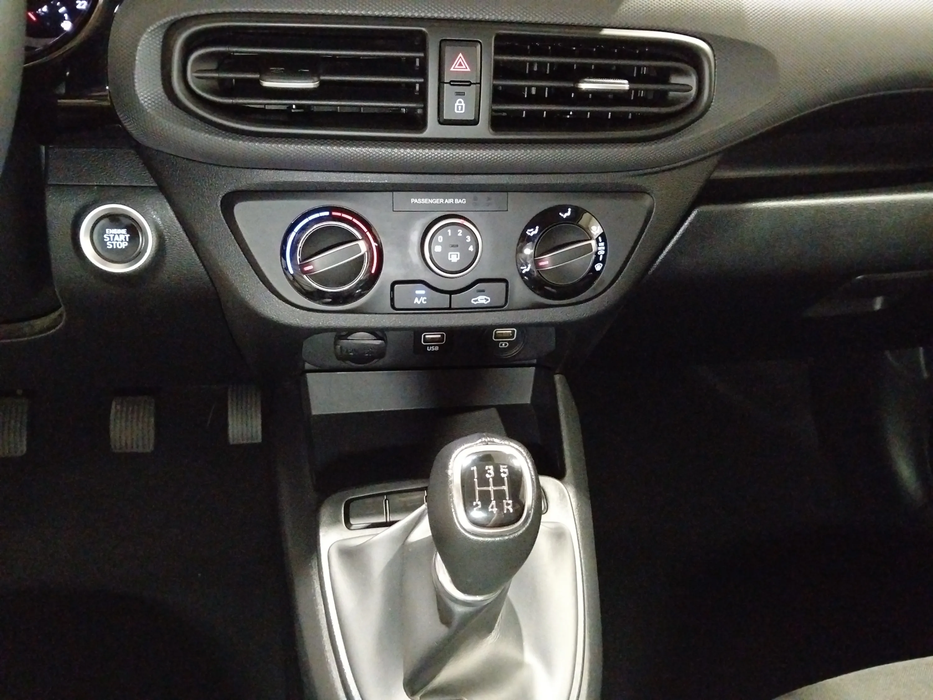 Hyundai i10 1.0 Essence - foto 21