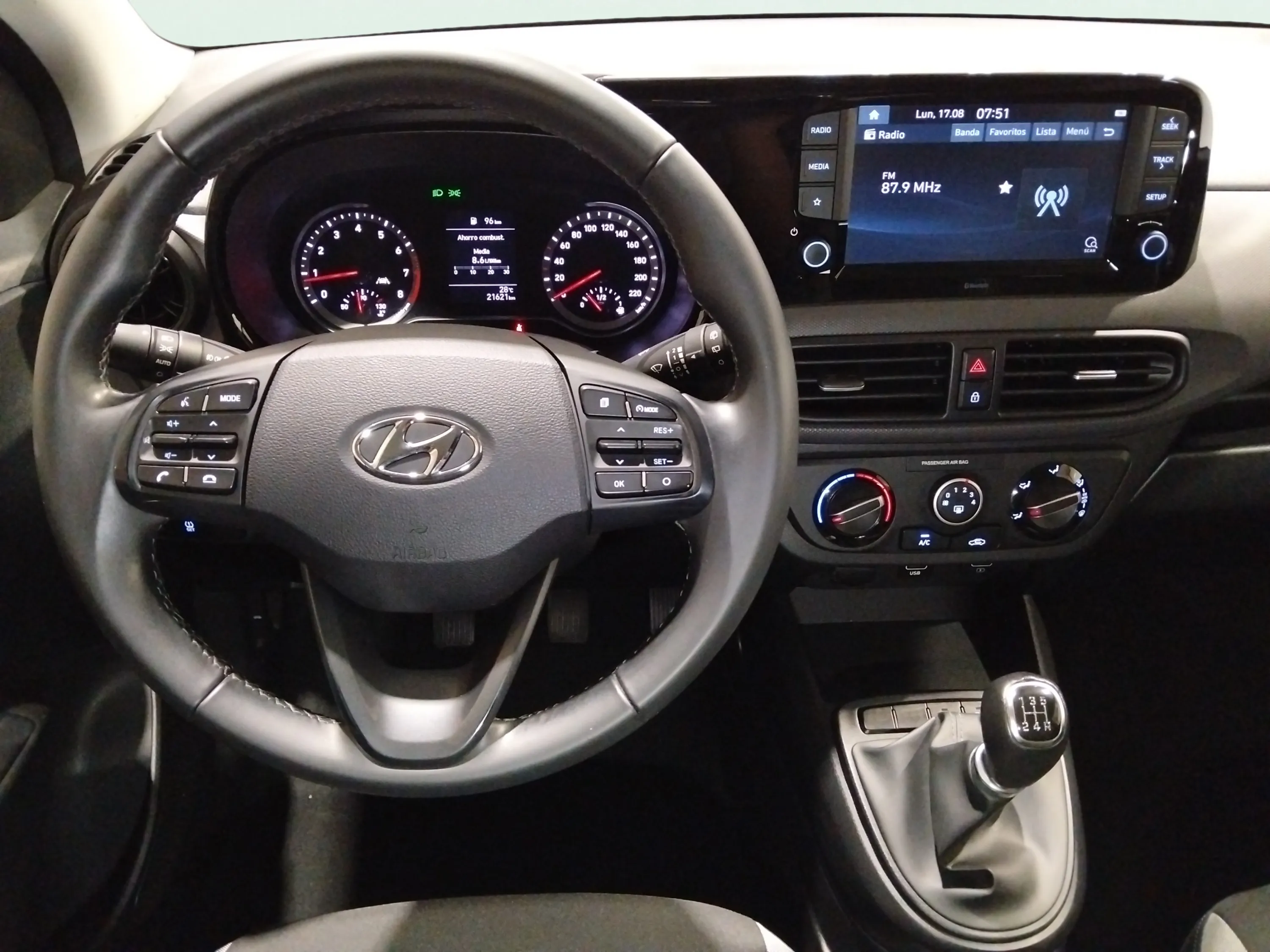 Hyundai i10 1.0 Essence - foto 9