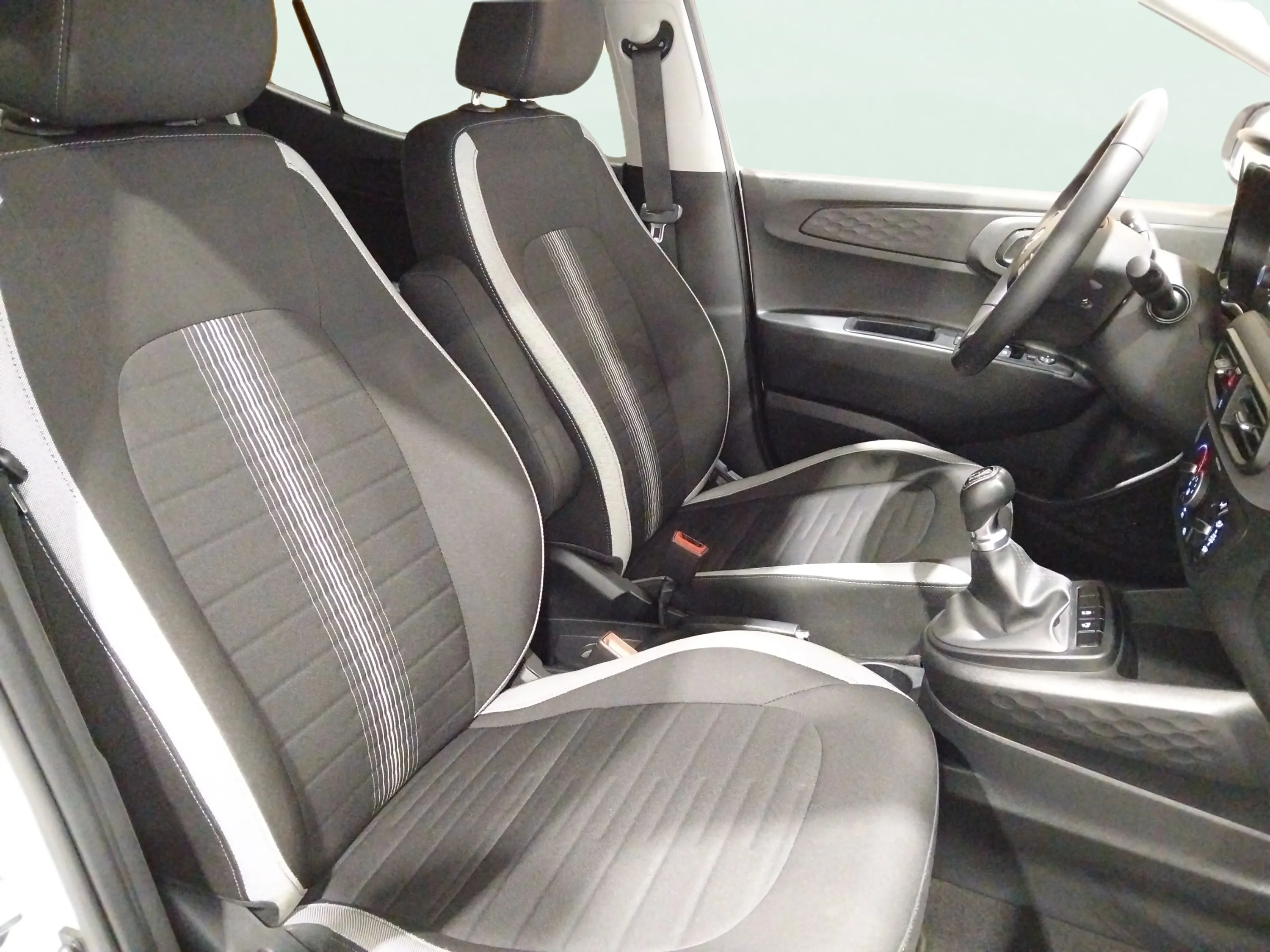 Hyundai i10 1.0 Essence - foto 13