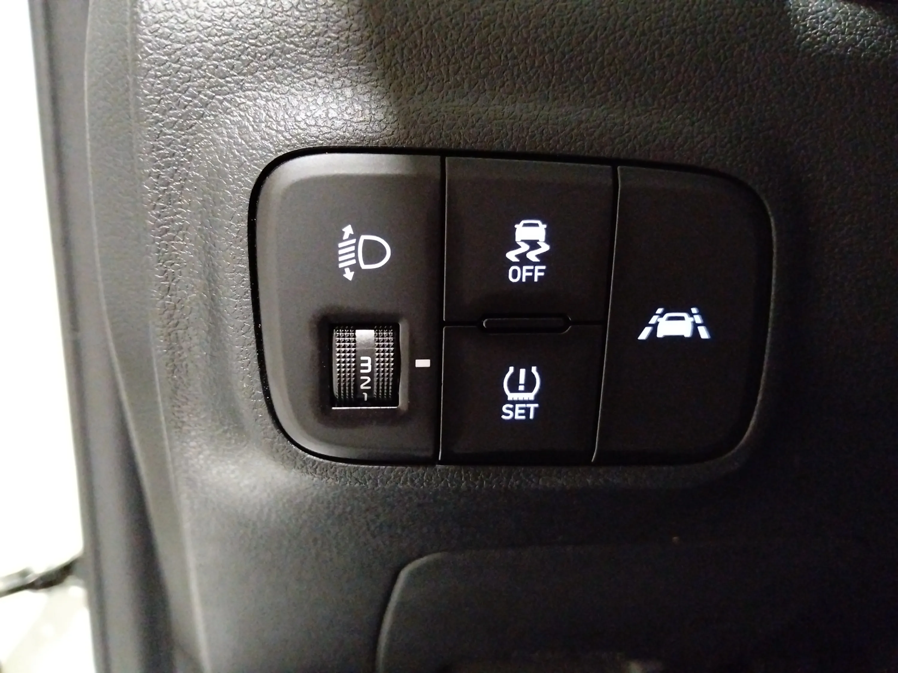 Hyundai i10 1.0 Essence - foto 28