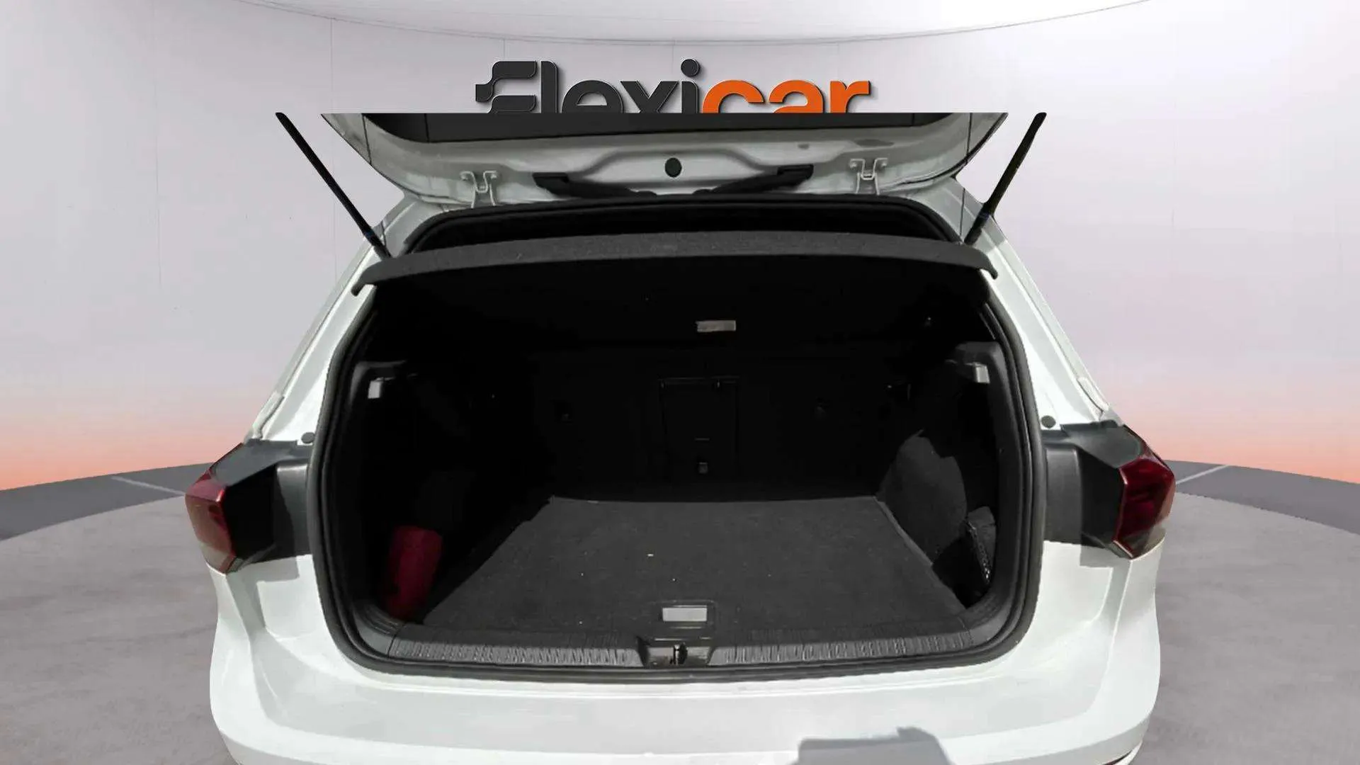 Volkswagen Golf GTI 2.0 TSI DSG - foto 15