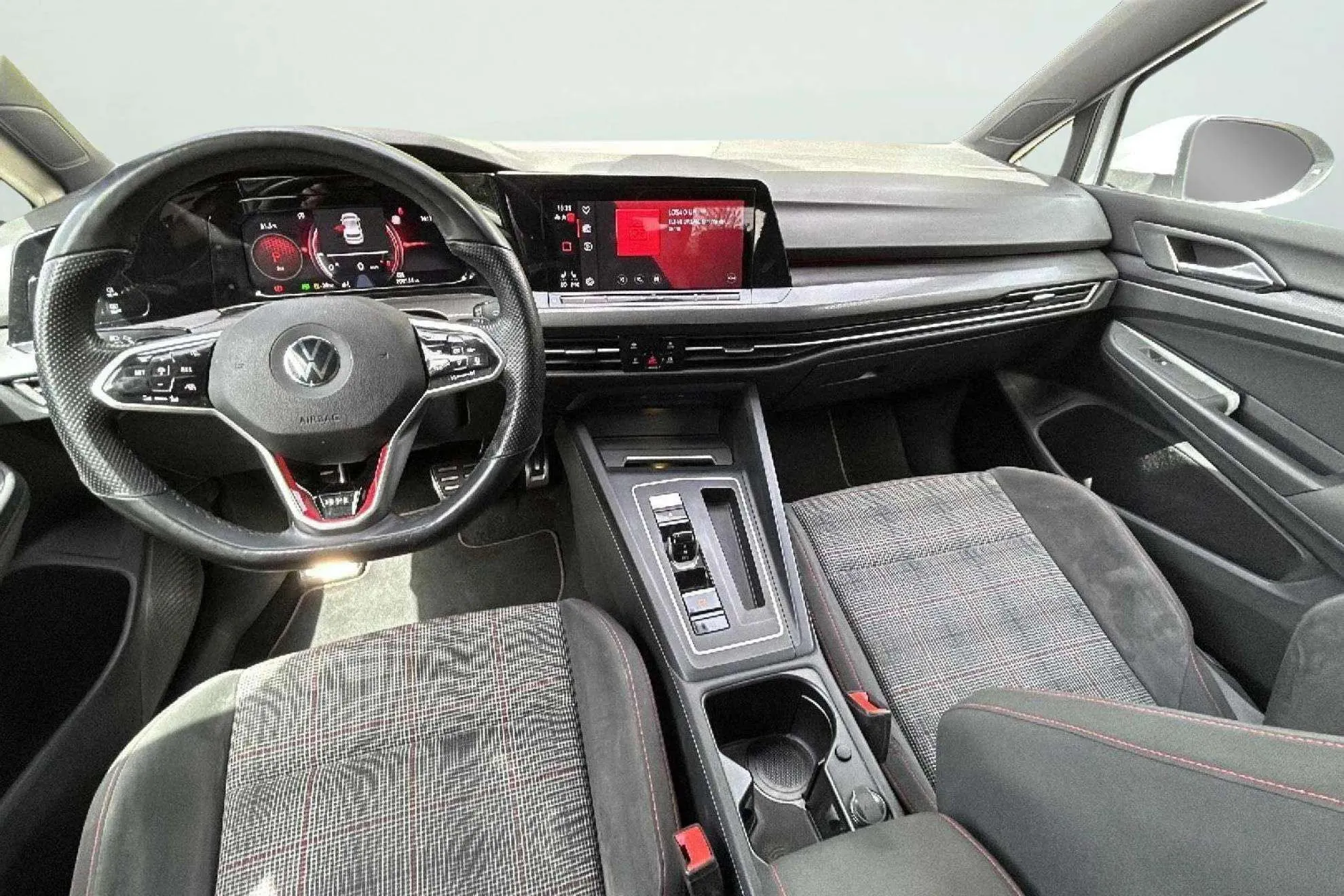 Volkswagen Golf GTI 2.0 TSI DSG - foto 11