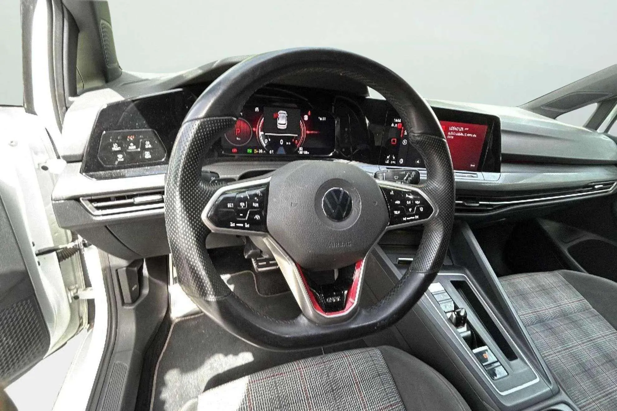 Volkswagen Golf GTI 2.0 TSI DSG - foto 10