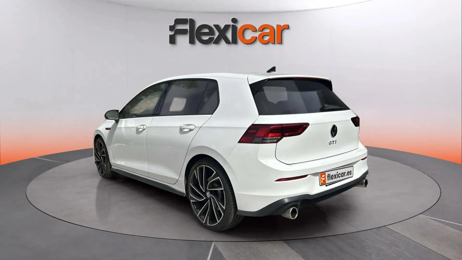 Volkswagen Golf GTI 2.0 TSI DSG - foto 8