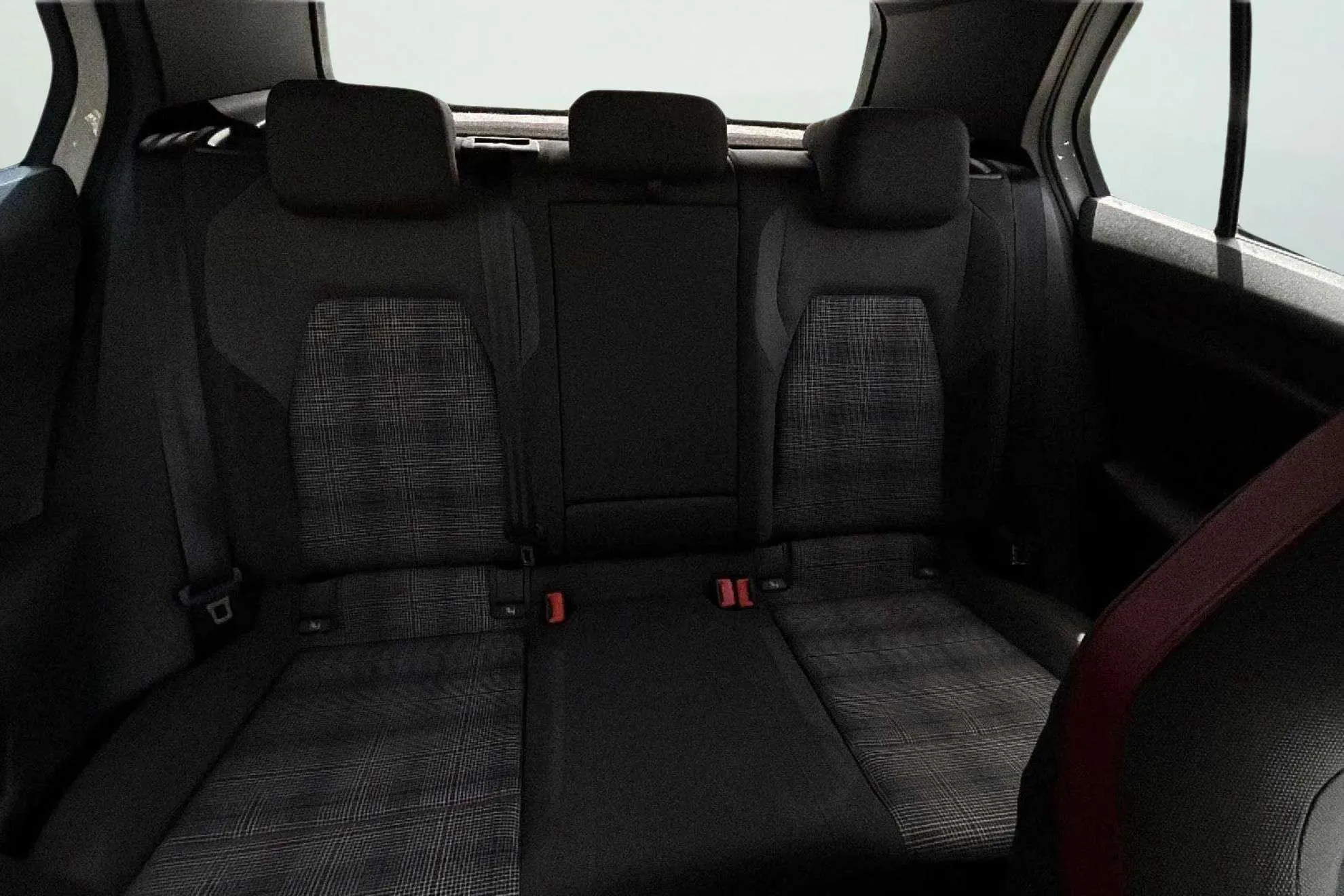 Volkswagen Golf GTI 2.0 TSI DSG - foto 5