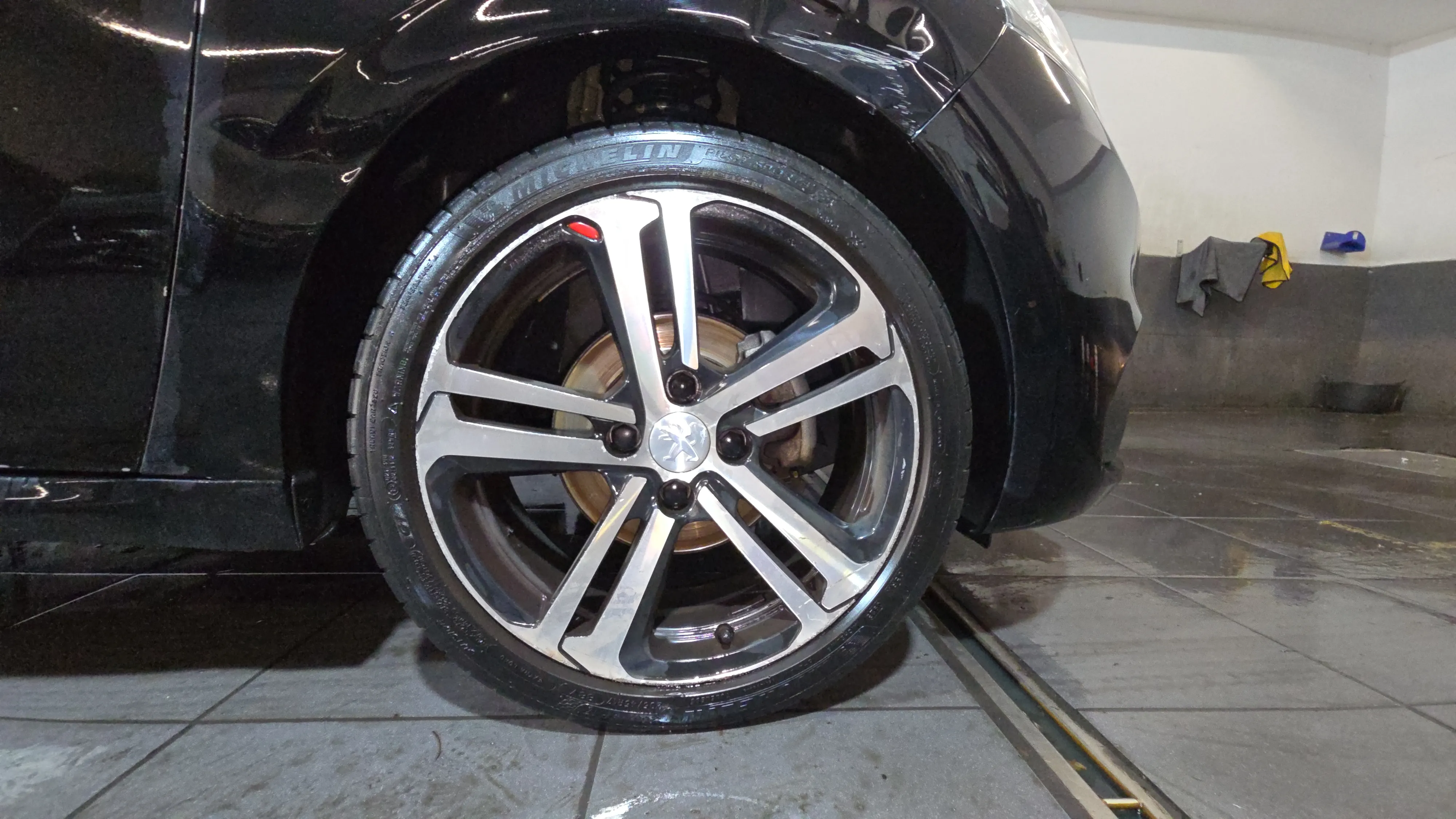 Peugeot 208 GT-Line 1.2L PureTech - foto 23