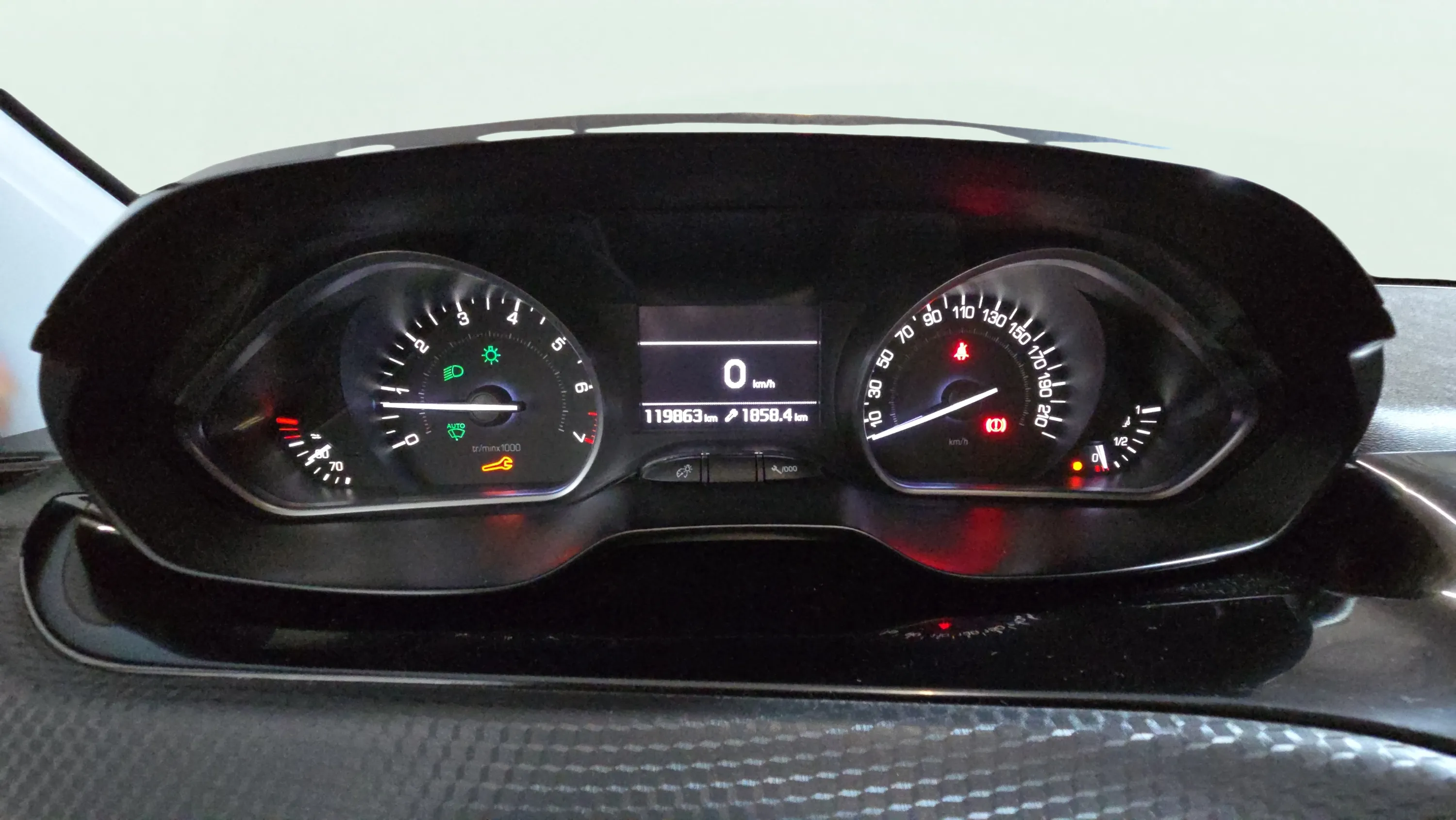 Peugeot 208 GT-Line 1.2L PureTech - foto 15