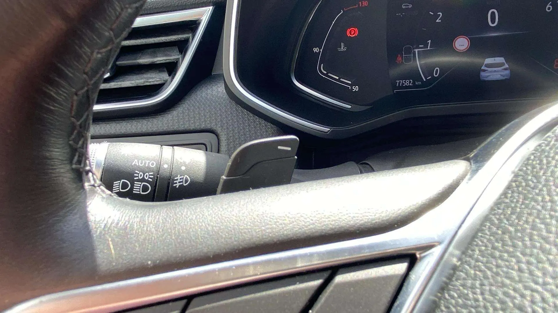 Renault Clio Zen TCe GPF EDC - foto 29