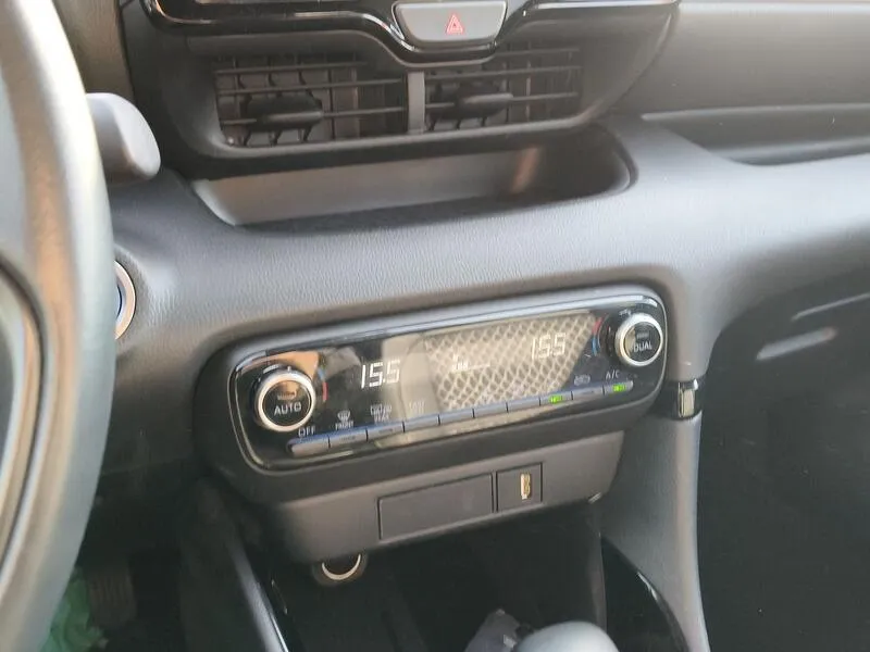 Toyota Yaris 1.5 120H Style - foto 12
