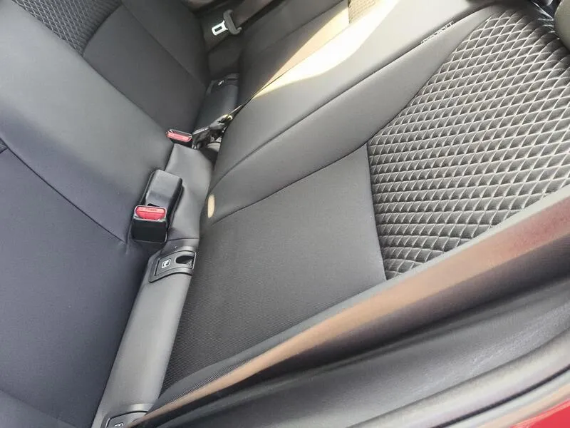Toyota Yaris 1.5 120H Style - foto 34