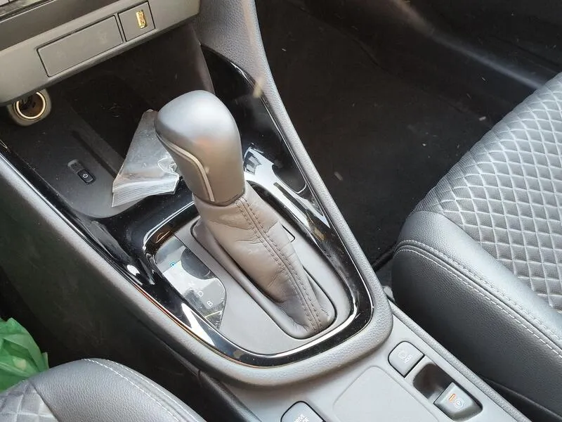 Toyota Yaris 1.5 120H Style - foto 13