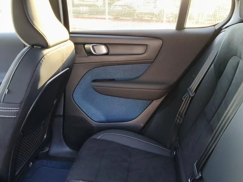 Volvo XC40 Recharge Twin First Edition - foto 36