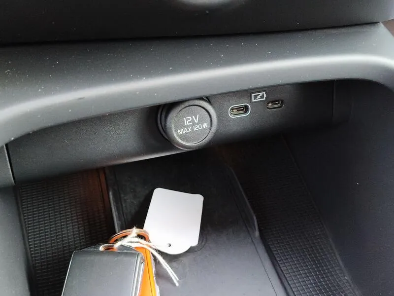 Volvo XC40 Recharge Twin First Edition - foto 15
