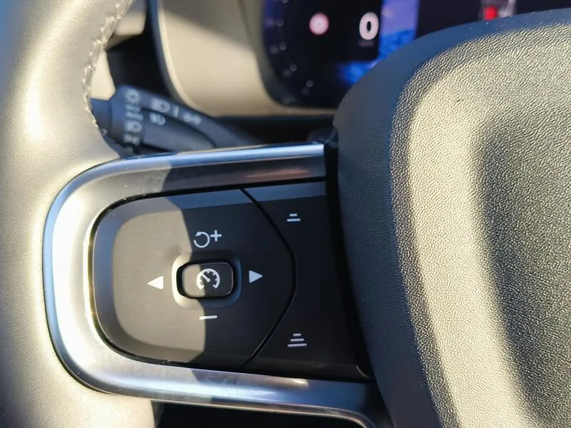 Volvo XC40 Recharge Twin First Edition - foto 28