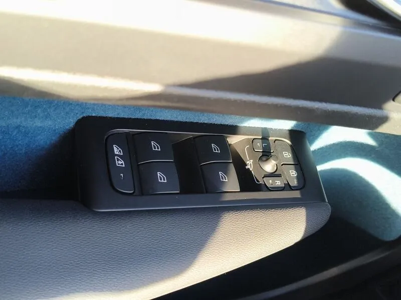 Volvo XC40 Recharge Twin First Edition - foto 31