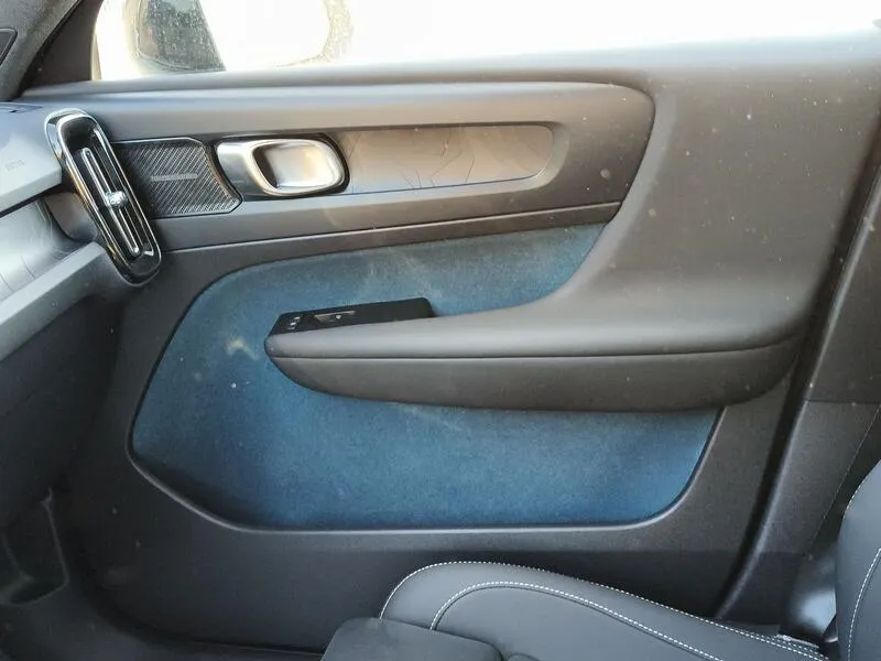 Volvo XC40 Recharge Twin First Edition - foto 22