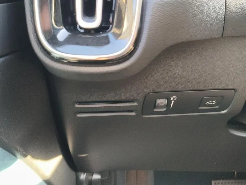 Volvo XC40 Recharge Twin First Edition - foto 30