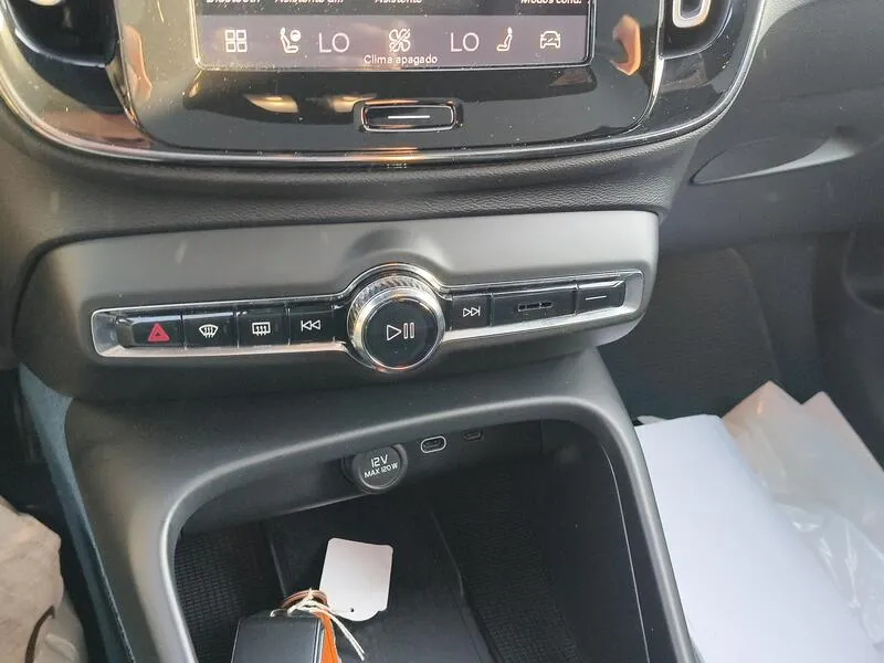 Volvo XC40 Recharge Twin First Edition - foto 12
