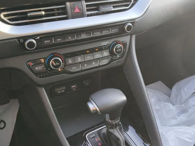 Kia Niro 1.6 GDi HEV Drive - foto 12