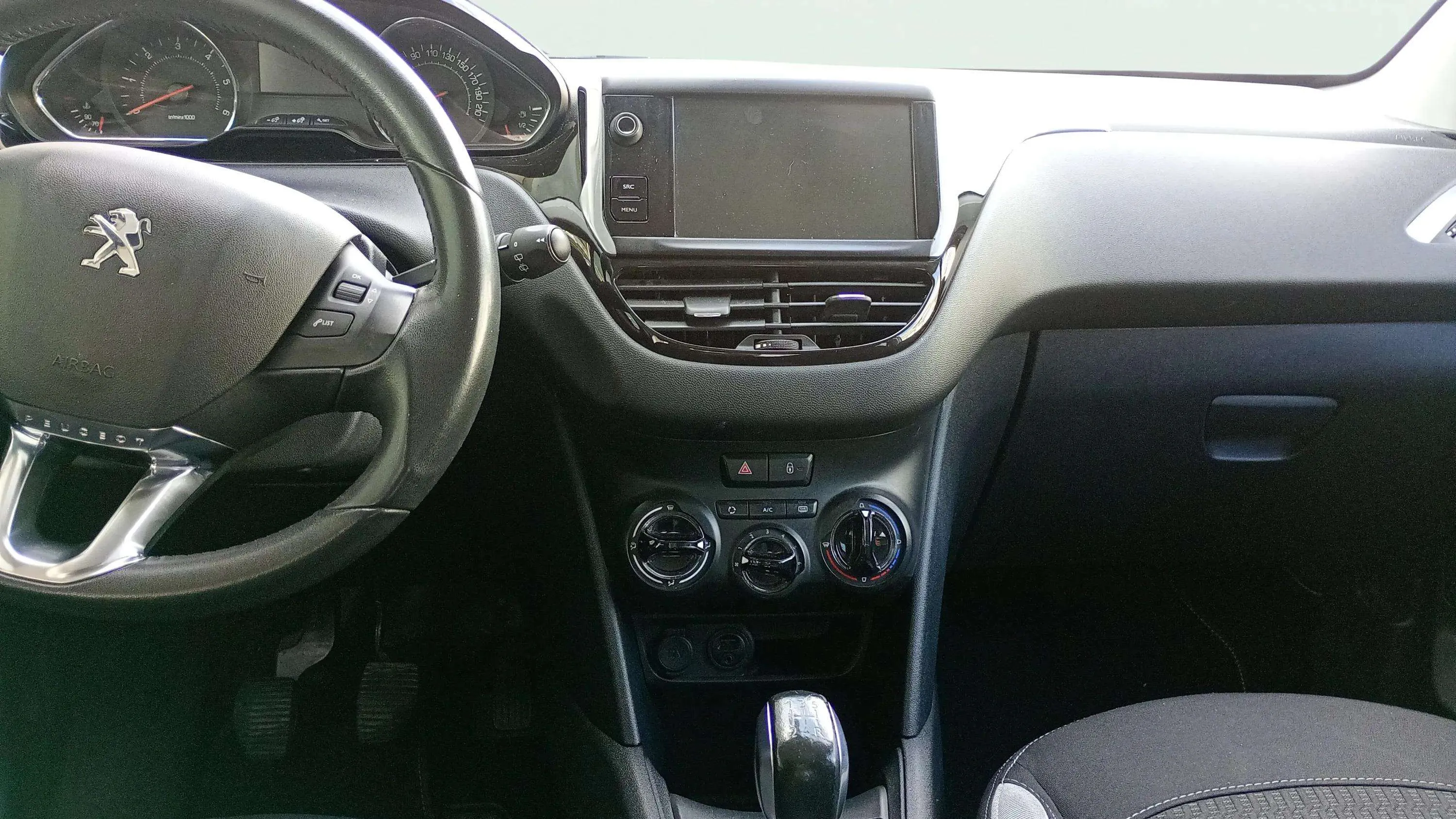 Peugeot 208 Style 1.4 HDi 68 - foto 8