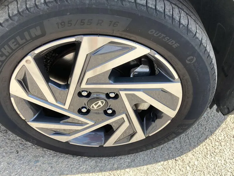 Hyundai Bayon 1.0 T-GDi 48V Maxx - foto 30