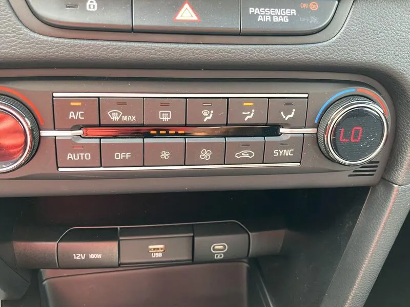 Kia XCeed 1.0 MHEV Drive - foto 37