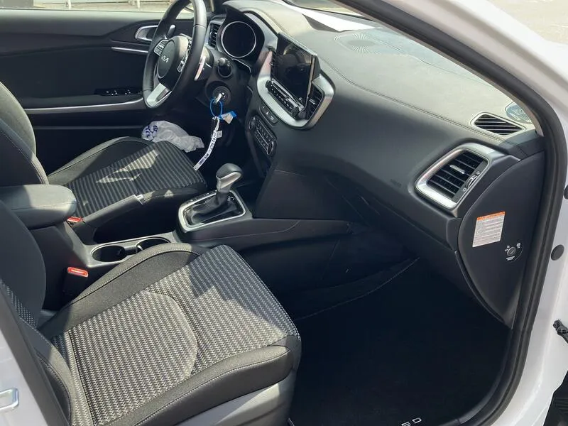 Kia XCeed 1.0 MHEV Drive - foto 22
