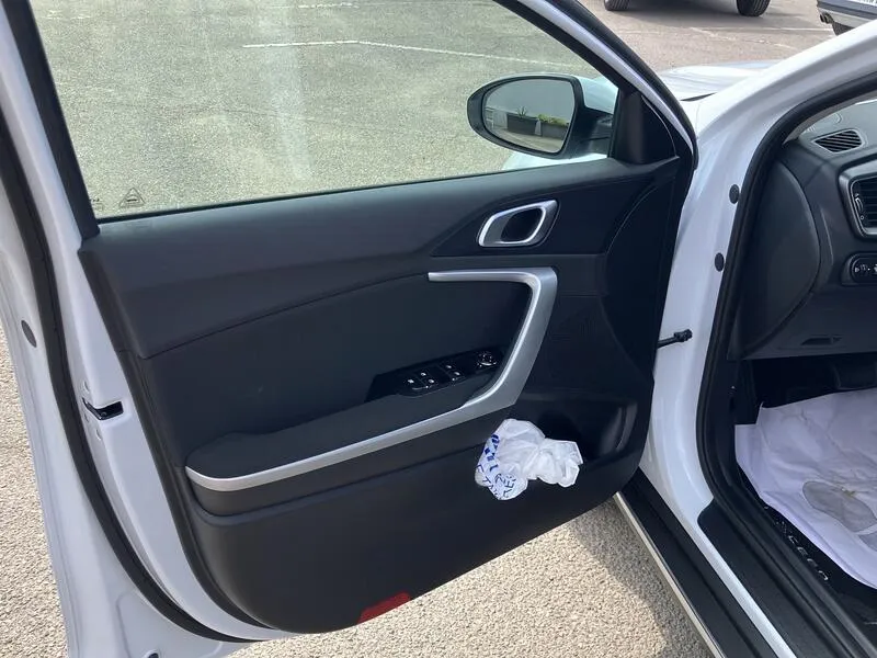 Kia XCeed 1.0 MHEV Drive - foto 11